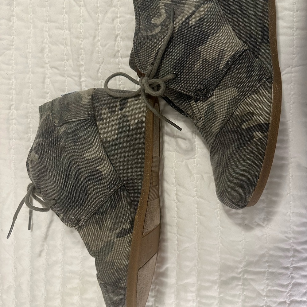 Toms Camouflage Ankle Boots